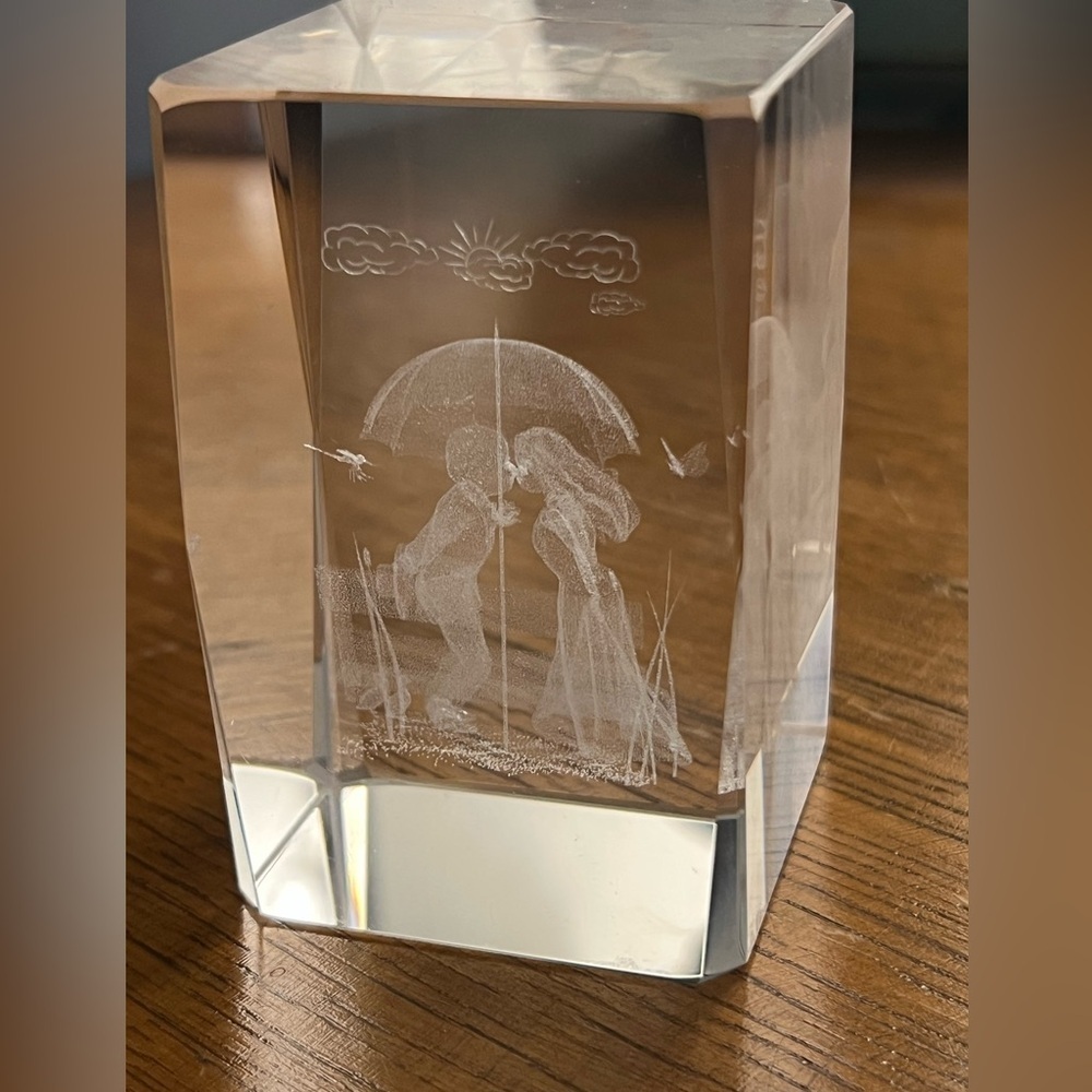 Crystal Glass Block 3D Etched couple under an umbrella Paperweight